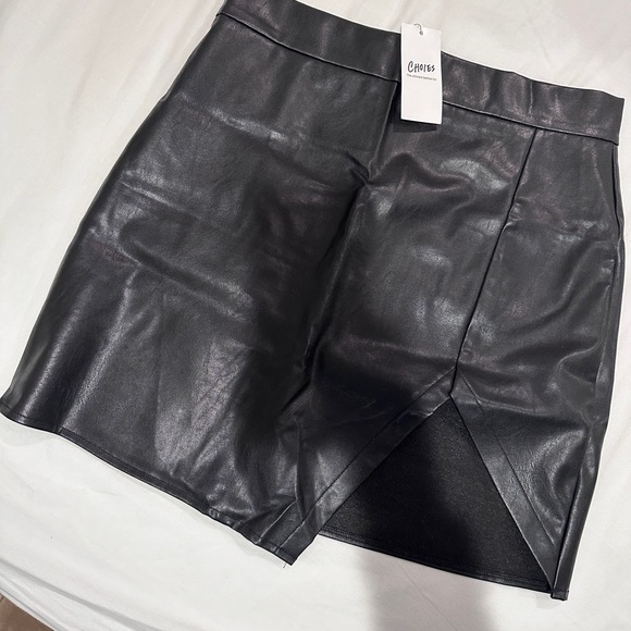 Choies Black Asymmetrical Mini Skirt - Picture 2 of 7